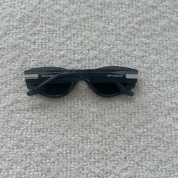NEW_ Gentle Monster Sunglasses_ Blue - Picture 8 of 8